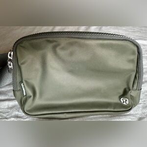 Lululemon Everywhere Belt Bag